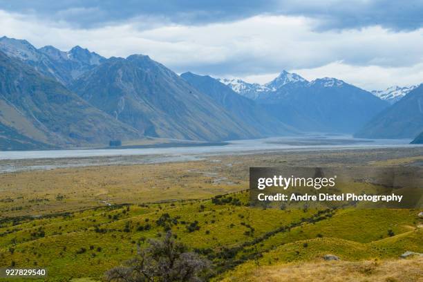 mt sunday - new zealand - neuseeland landschaft stock pictures, royalty-free photos & images