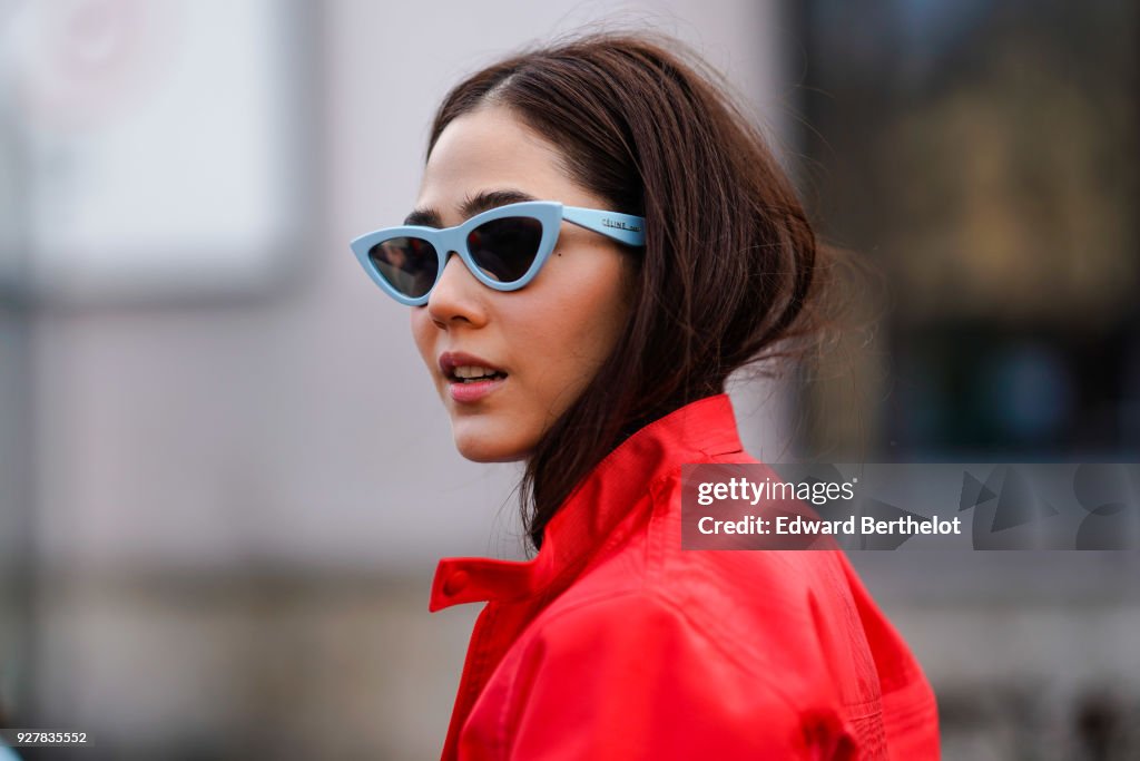 Street Style : Paris Fashion Week Womenswear Fall/Winter 2018/2019 : Day Eight