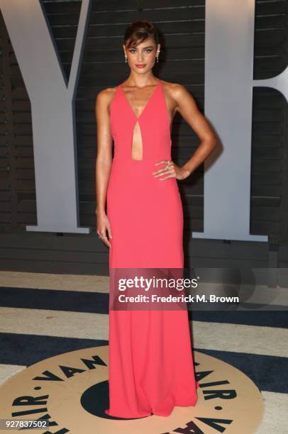 Taylor Hill attends the 2018 Vanity Fair Oscar Party hosted by Radhika Jones at Wallis Annenberg Center for the Performing Arts on March 4, 2018 in...