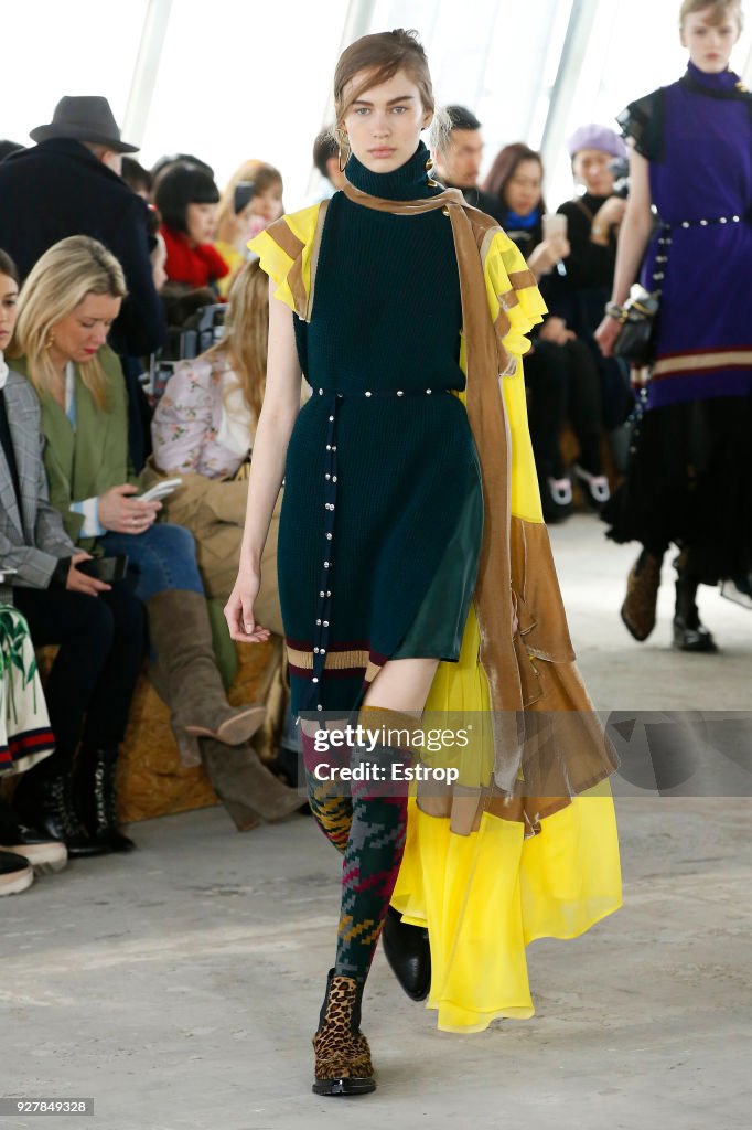 Sacai : Runway - Paris Fashion Week Womenswear Fall/Winter 2018/2019