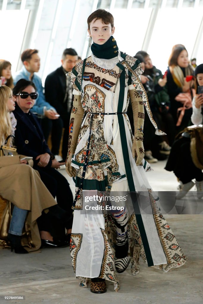 Sacai : Runway - Paris Fashion Week Womenswear Fall/Winter 2018/2019