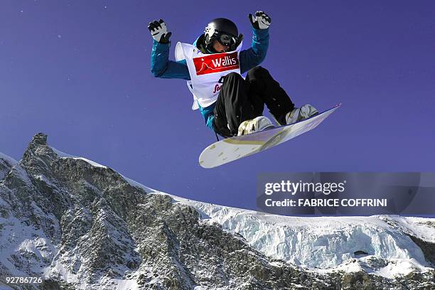 Australia's Torah Jane Bright competes to win the women's half-pipe Snowboarding FIS World Cup final event on November 5, 2009 in Saas-Fee, southern...