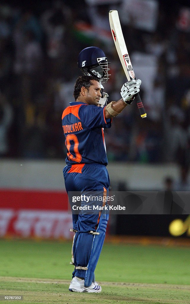 India v Australia - 5th ODI