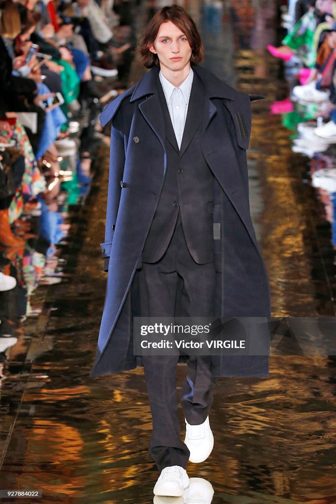 Stella McCartney : Runway - Paris Fashion Week Womenswear Fall/Winter 2018/2019