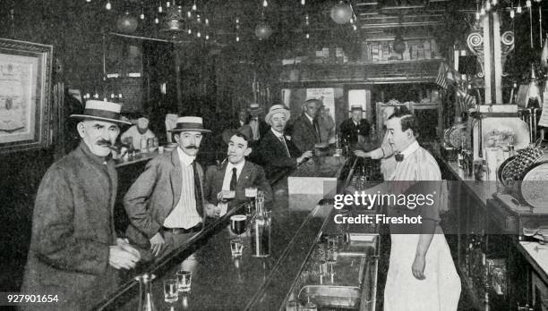 North America. Customers in a New York 'near beer' saloon imbibing drinks that cannot inebriate. 1920.