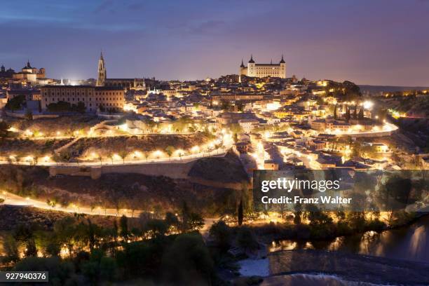 view of the river tajo with cathedral santa maria and alcazar, toledo, castile-la mancha, spain - toledo cathedral stock pictures, royalty-free photos & images