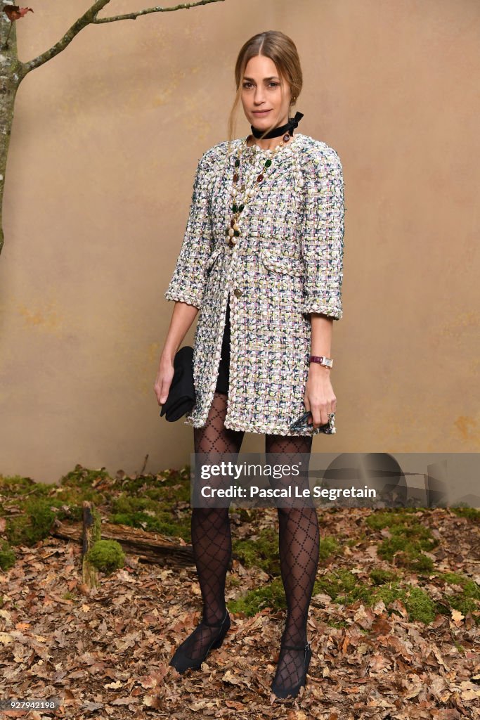 Chanel : Photocall - Paris Fashion Week Womenswear Fall/Winter 2018/2019