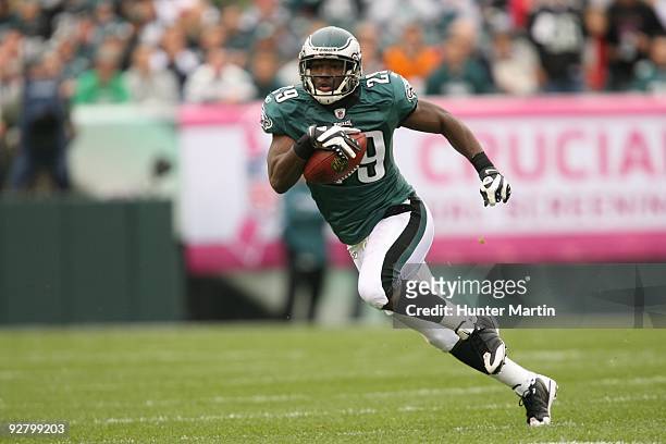 Running back LeSean McCoy of the Philadelphia Eagles carries the ball during a game against the New York Giants on November 1, 2009 at Lincoln...