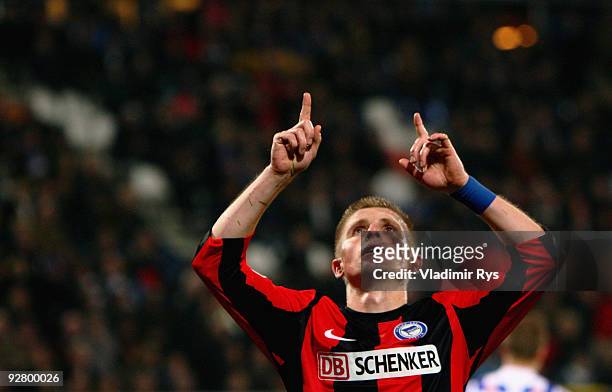 Artur Wichniarek of Hertha celebrates after scoring his team´s third goal to set the final score to 2:3 during the UEFA Europa League group D match...