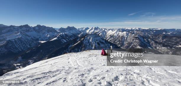 skitouren in bayern - alpes de bavaria fotografías e imágenes de stock
