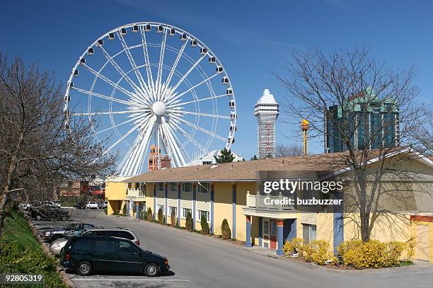 hotel in downtown niagara falls city - buzbuzzer stock pictures, royalty-free photos & images