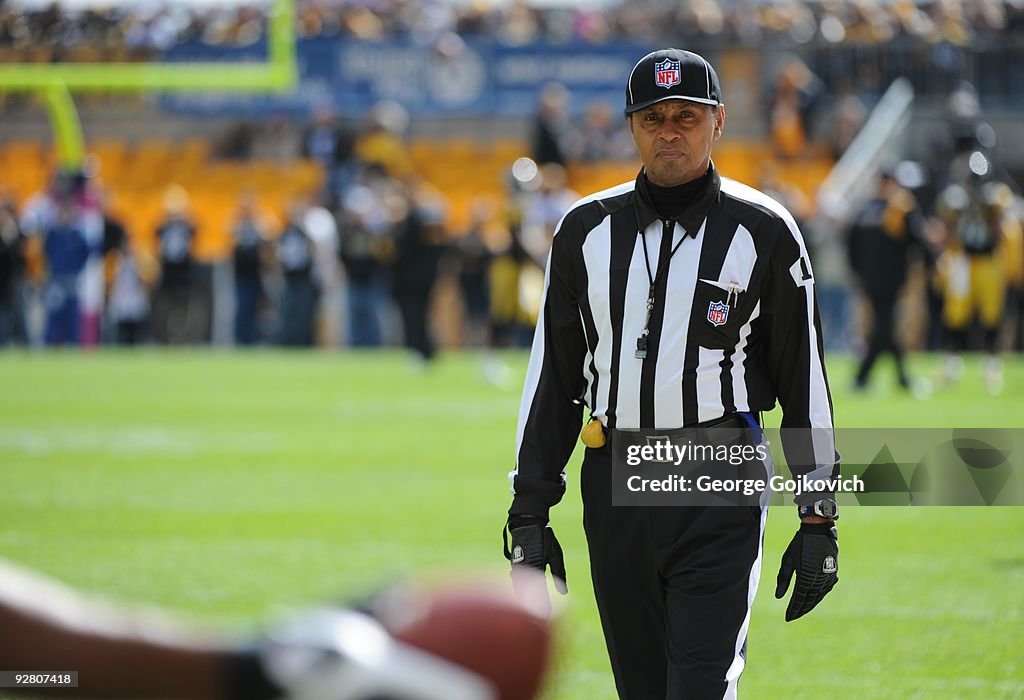 Cleveland Browns v Pittsburgh Steelers