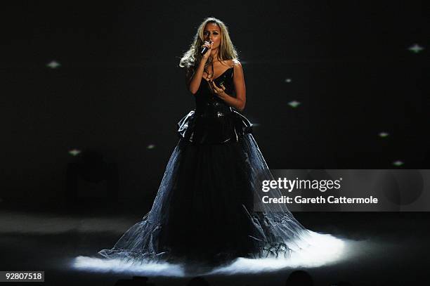 Singer Leona Lewis performs during the 2009 MTV Europe Music Awards held at the O2 Arena on November 5, 2009 in Berlin, Germany.