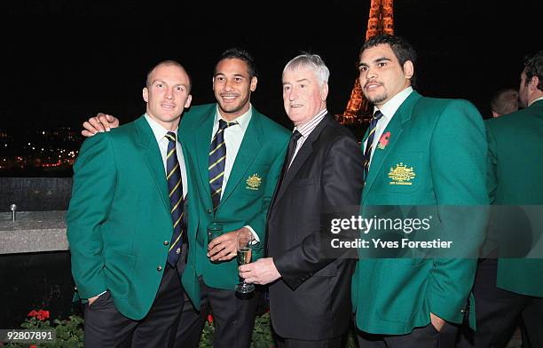 Darren Lockyer, Justin Hodges, CEO of the ARL & NSWRL Geoff Carr and Greg Inglis of Autralian rugby league team pose as they attend media meeting at...