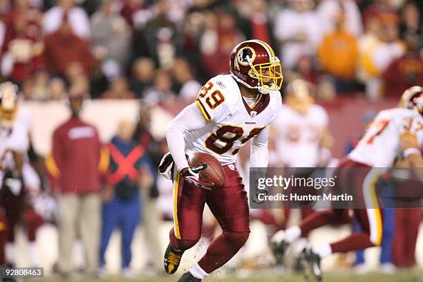 Wide receiver Santana Moss of the Washington Redskins carries the ball during a game against the Philadelphia Eagles on October 26, 2009 at FedEx...