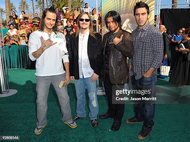 Musicians from Oficina G3 arrives at the 10th annual Latin GRAMMY Awards held at Mandalay Bay Events Center on November 5, 2009 in Las Vegas, Nevada.