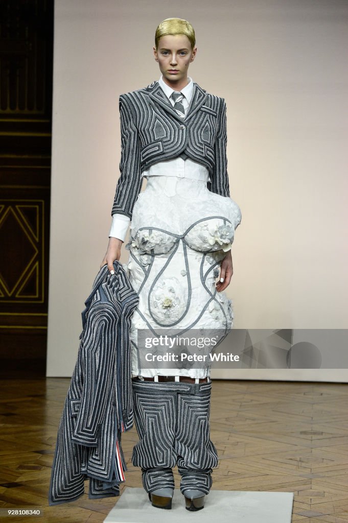 Thom Browne : Runway - Paris Fashion Week Womenswear Fall/Winter 2018/2019