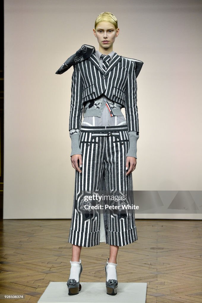 Thom Browne : Runway - Paris Fashion Week Womenswear Fall/Winter 2018/2019