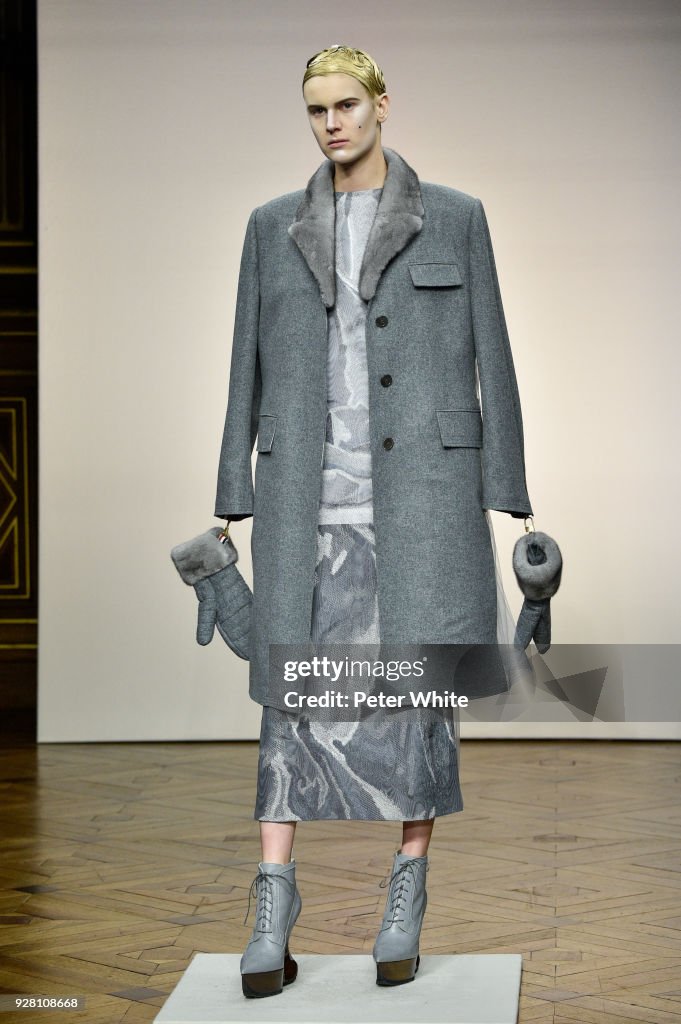 Thom Browne : Runway - Paris Fashion Week Womenswear Fall/Winter 2018/2019