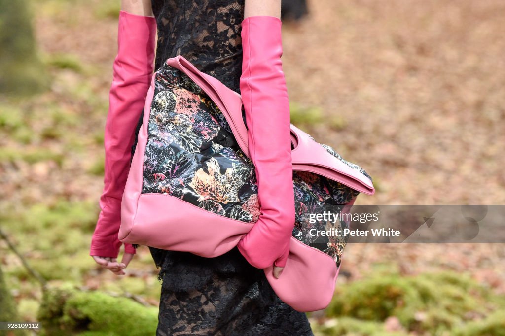 Chanel : Runway - Paris Fashion Week Womenswear Fall/Winter 2018/2019