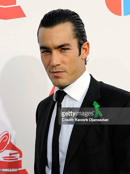 Actor Aaron Diaz arrives at the 10th annual Latin GRAMMY Awards held at Mandalay Bay Events Center on November 5, 2009 in Las Vegas, Nevada.