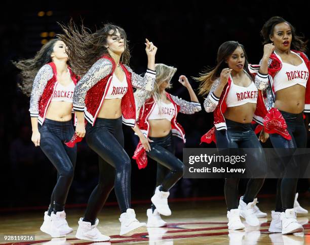 Houston Rockets Dance Rockets Power Dancers FotografĂas e imágenes de stock - Getty Images