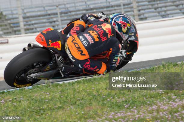 Brad Binder of South Africa and Red Bull KTM Ajo rounds the bend during the Moto2 & Moto3 Tests In Jerez at Circuito de Jerez on March 6, 2018 in...