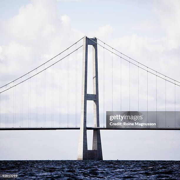 bridge over sea - funen - fotografias e filmes do acervo