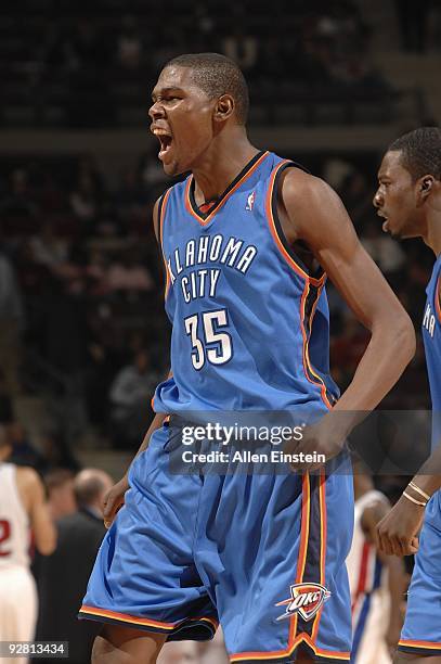 Kevin Durant of the Oklahoma City Thunder shots during the game against the Detroit Pistons at the Palace of Auburn Hills on October 30, 2009 in...