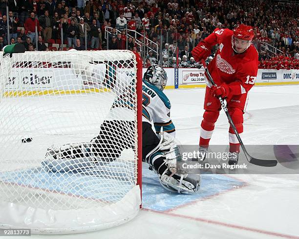 Datsyuk 317 Pavel Datsyuk Shootout Stock Photos, High-Res Pictures, and Images ...