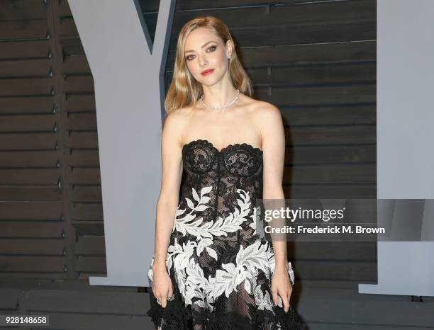 Amanda Seyfried attends the 2018 Vanity Fair Oscar Party hosted by Radhika Jones at Wallis Annenberg Center for the Performing Arts on March 4, 2018...