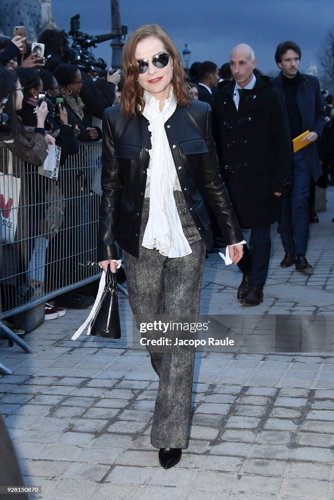 Louis Vuitton : Outside Arrivals  - Paris Fashion Week Womenswear Fall/Winter 2018/2019