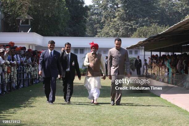 Farmers from outer Delhi led by their MP Sajjan Kumar, MLAs and other leaders met congress chairperson Sonia Gandhi to show their gratitude as Govt....