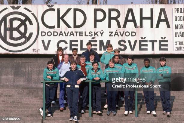 Tottenham Hotspur players pose for a group photo in the stadium before their UEFA Cup 3rd round 2nd leg against Bohemians Praha at the olíek Stadium...