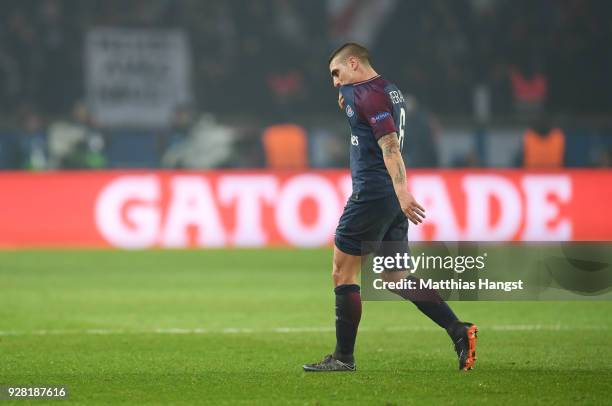 Marco Verratti of PSG looks dejected as he is sent off during the UEFA Champions League Round of 16 Second Leg match between Paris Saint-Germain and...