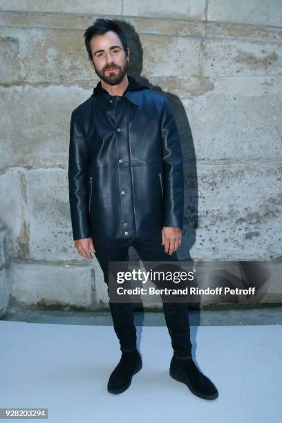 Justin Theroux attends the Louis Vuitton show as part of the Paris Fashion Week Womenswear Fall/Winter 2018/2019 on March 6, 2018 in Paris, France.