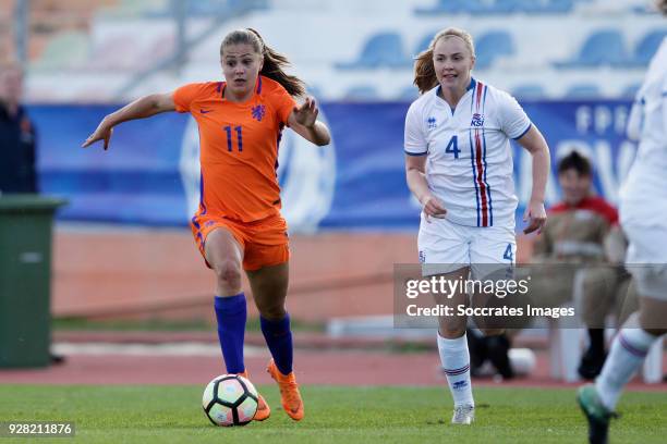 Lieke Martens of Holland Women, Glodis Perla Viggosdottir of Iceland Women during the Algarve Cup Women match between Iceland v Holland at the...