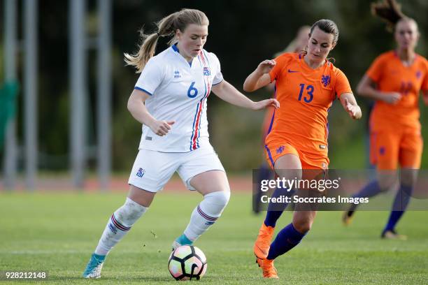 Ingibjorg Sigurdardottir of Iceland Women, Renate Jansen of Holland Women during the Algarve Cup Women match between Iceland v Holland at the Estádio...