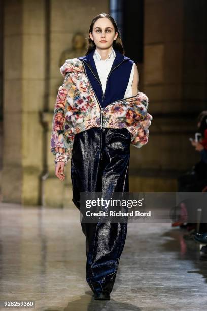 Model walks the runway during the Moon Young Hee show as part of the Paris Fashion Week Womenswear Fall/Winter 2018/2019 on March 6, 2018 in Paris,...