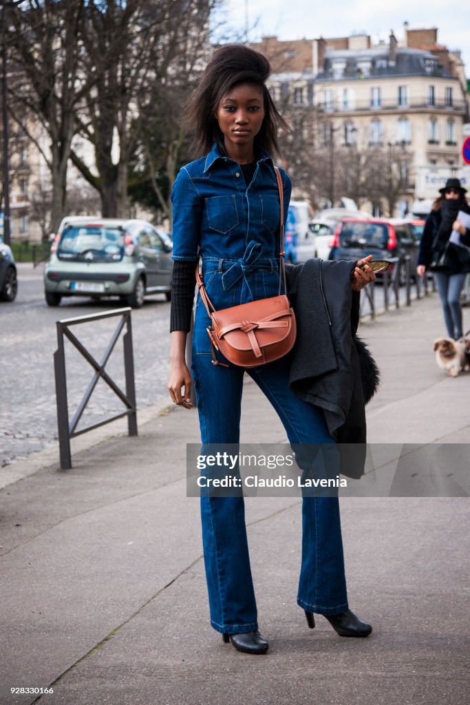 Street Style : Paris Fashion Week Womenswear Fall/Winter 2018/2019 : Day Nine