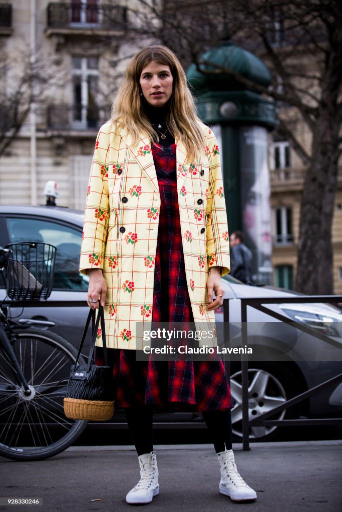 Street Style : Paris Fashion Week Womenswear Fall/Winter 2018/2019 : Day Nine