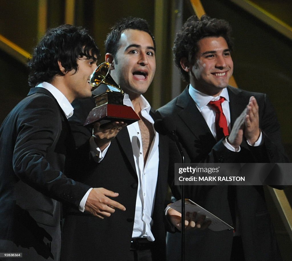 Mexican group Reik receive the Latin Gra