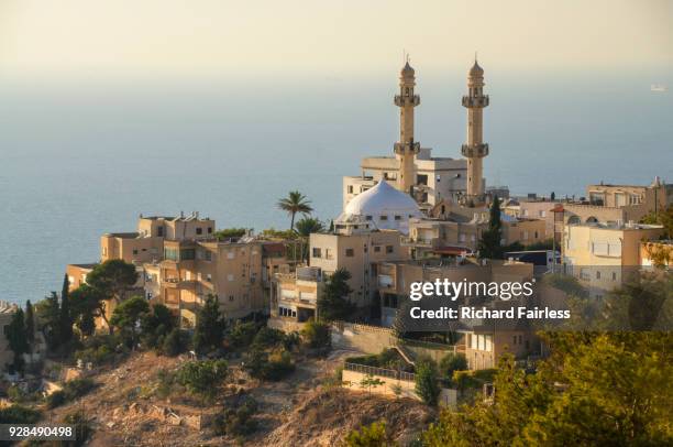 haifa mosque above the mediterannean sea - haifa stock-fotos und bilder