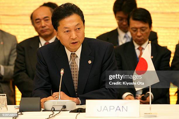 Japanese Prime Minister Yukio Hatoyama hosts the Mekong-Japan Summit Meeting with Cambodian Prime Minister Hun Sen, Laotian Prime Minister Bouasone...