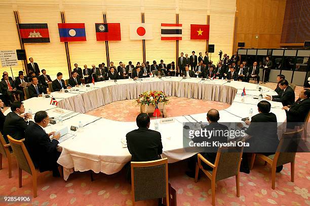 Japanese Prime Minister Yukio Hatoyama hosts the Mekong-Japan Summit Meeting with Cambodian Prime Minister Hun Sen, Laotian Prime Minister Bouasone...