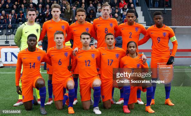 Back: Joey Koorevaar of Holland U17, Ramon Hendriks of Holland U17, Liam van Gelderen of Holland U17, Wouter Burger of Holland U17, Jurrien Maduro of...