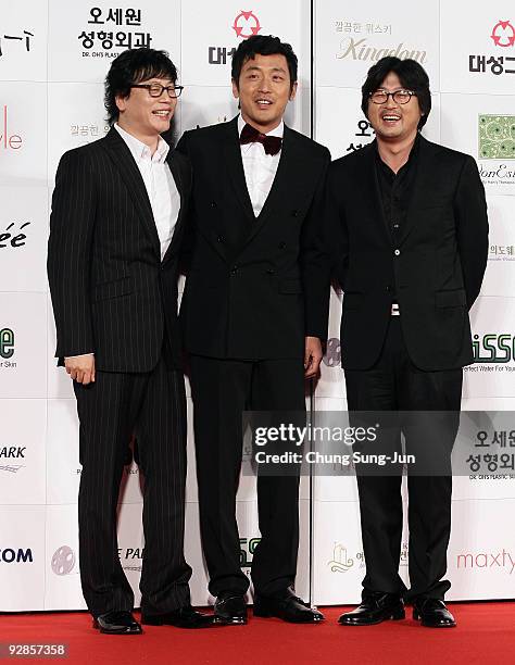 Director Kim Yong-Ha, actor Ha Jung-Woo and Kim Yun-Seok arrive at the 46th Daejong Film Awards at Olympic Hall on November 6, 2009 in Seoul, South...