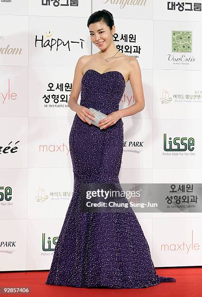 Actress Kim Min-Sun arrives at the 46th Daejong Film Awards at Olympic Hall on November 6, 2009 in Seoul, South Korea.