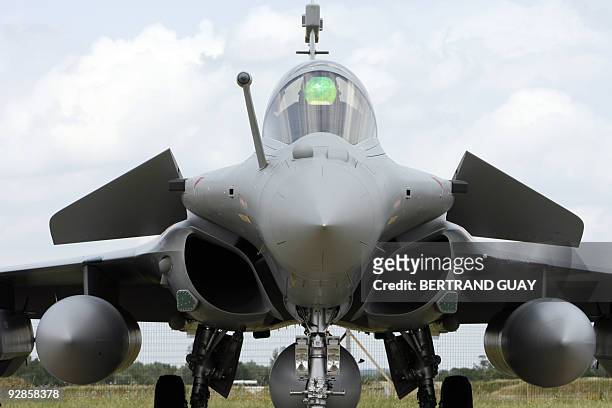 Vue prise le 27 juin 2006 à Saint-Dizier, d'un Rafale, lors de l'accueil par l'armée de l'air de son premier escadron de cet avion de combat...