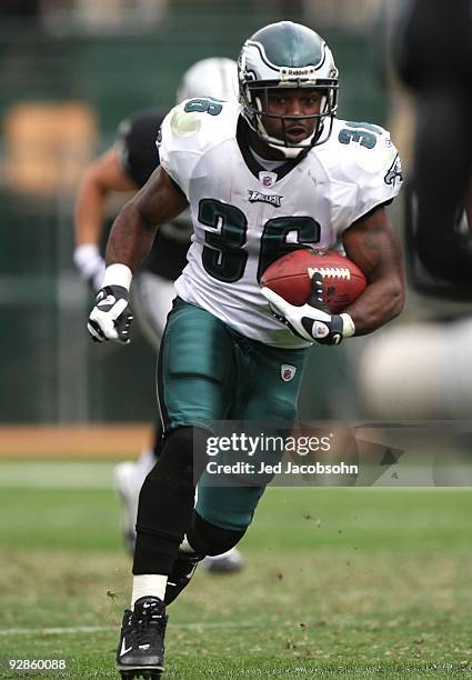 Brian Westbrook of the Philadelphia Eagles in action against the Oakland Raiders during an NFL game at the Oakland-Alameda County Coliseum on October...